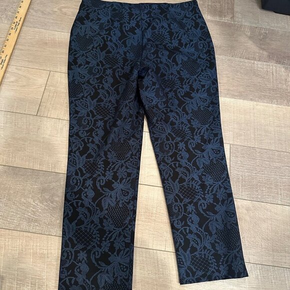 CHICOS FABULOUSLY SLIMMING WOMENS BLUE PRINT SIZE 2 ANKLE PULL ON PANTS - Picture 9 of 9